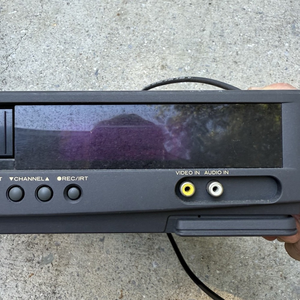 Hitachi VT-M272A VCR VHS Player Black Fair Digital Auto Tracking VCR Plus+ - Picture 3 of 5